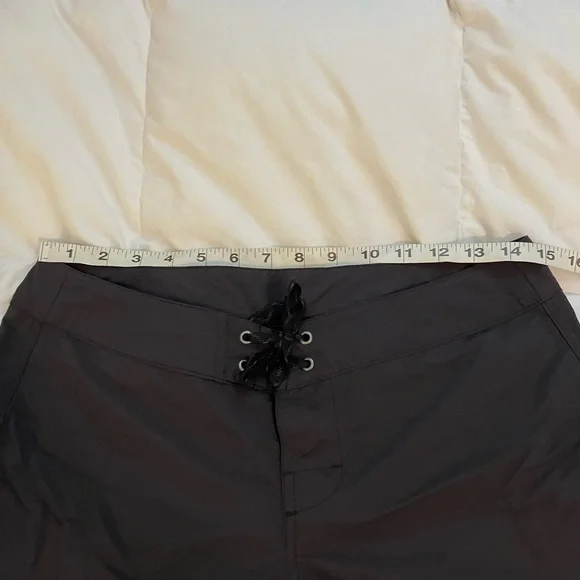 Patagonia women’s shorts size 8 - Picture 3 of 11